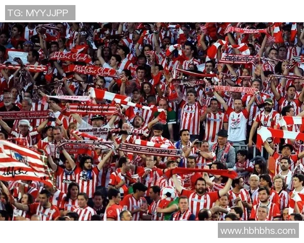 皇马与巴萨激战正酣球迷热情高涨赛场火爆场面引人瞩目